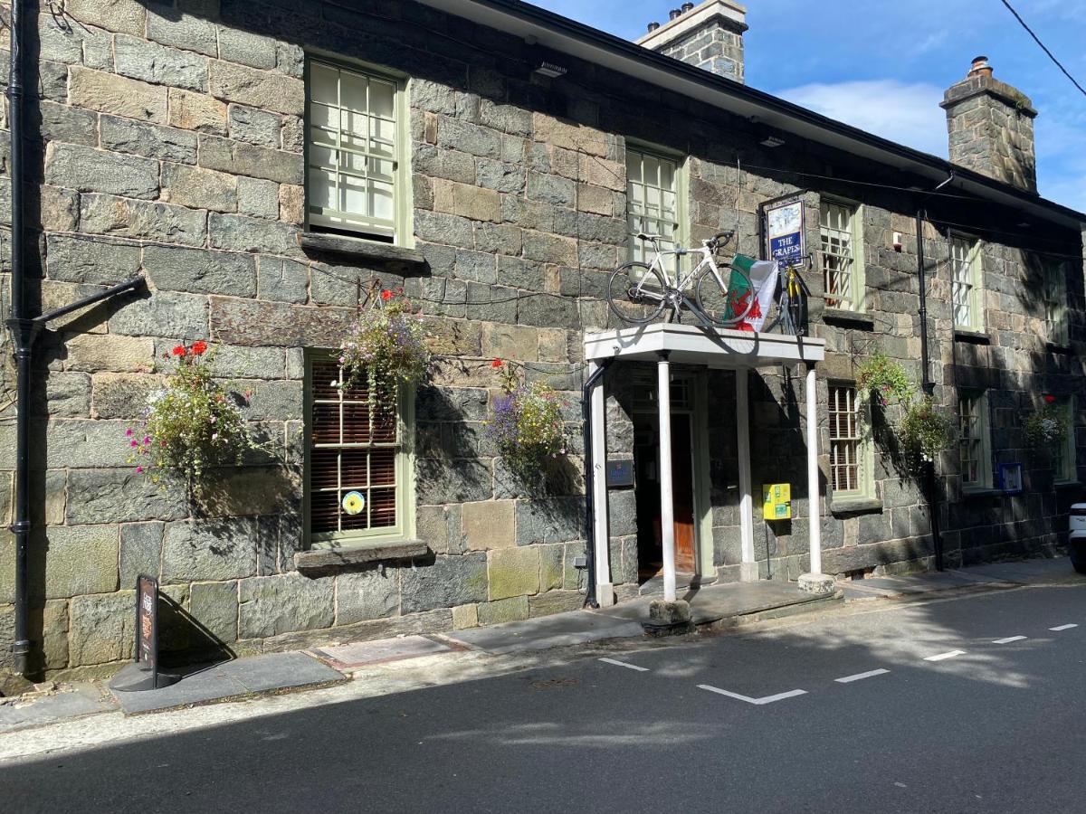 Grapes Hotel, Bar & Restaurant Snowdonia Nr Zip World Blaenau Ffestiniog Exteriör bild